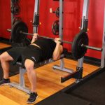 Bench press with a narrow grip – description in detail